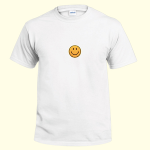 T-SHIRT - YELLOW CHENILLE SMILEY IN WHITE